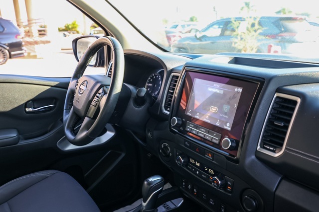 2024 Nissan Frontier SV photo 17