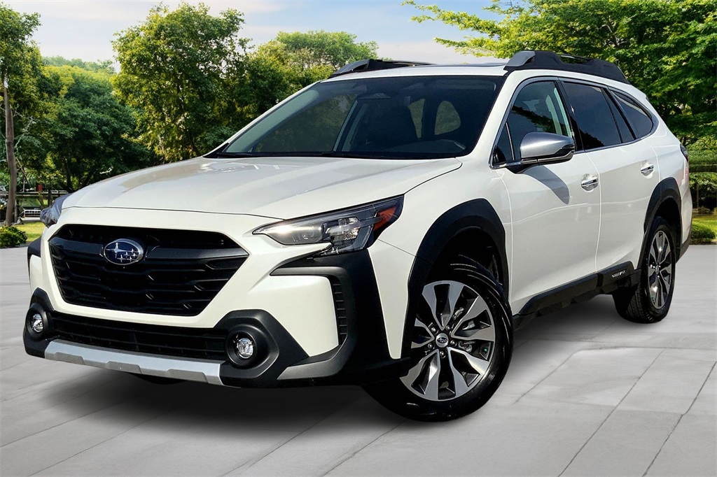 2025 Subaru Outback Touring's photo