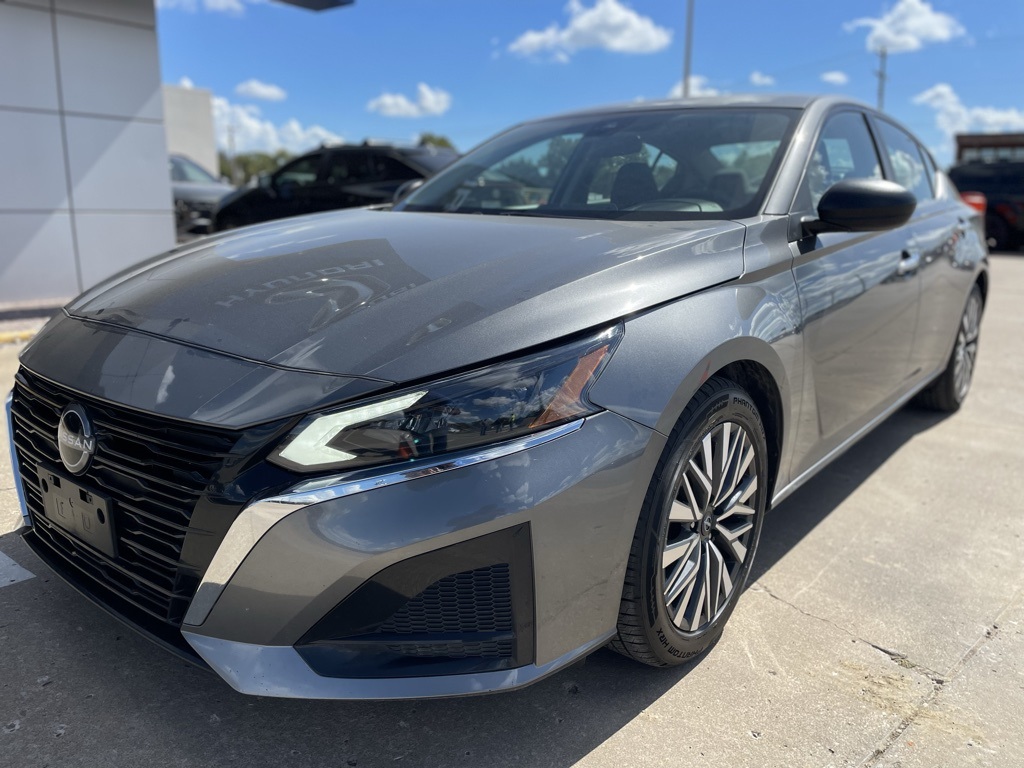 2024 Nissan Altima 2.5 SV photo 3
