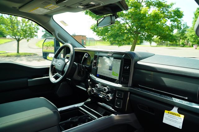 2025 Ford F-250 Lariat photo 38