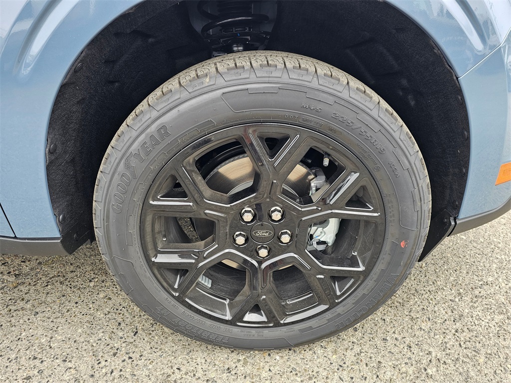 2025 Ford Maverick XLT photo 9