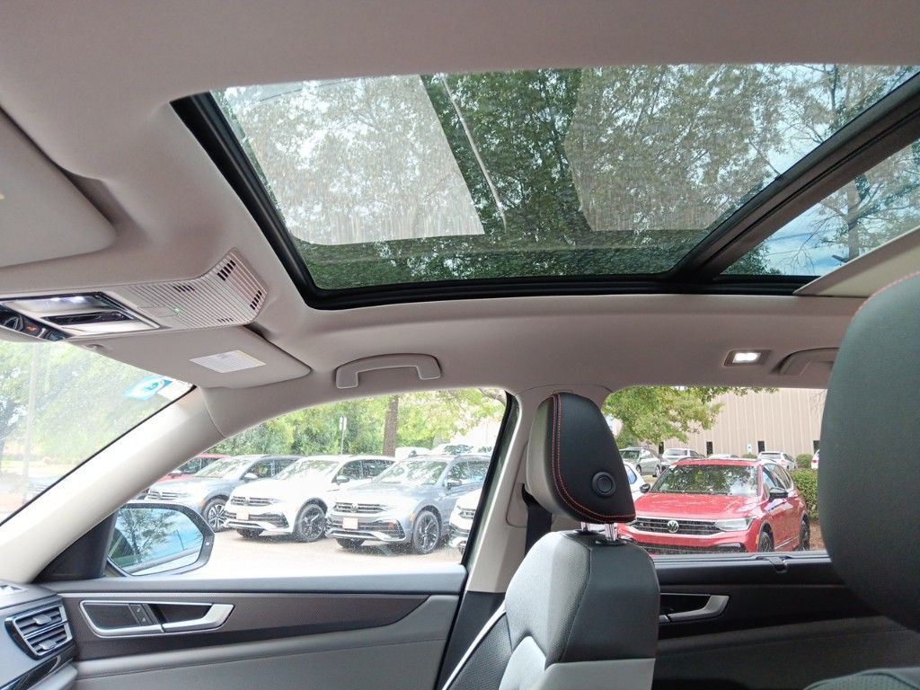 2025 Volkswagen Atlas Peak Edition photo 18