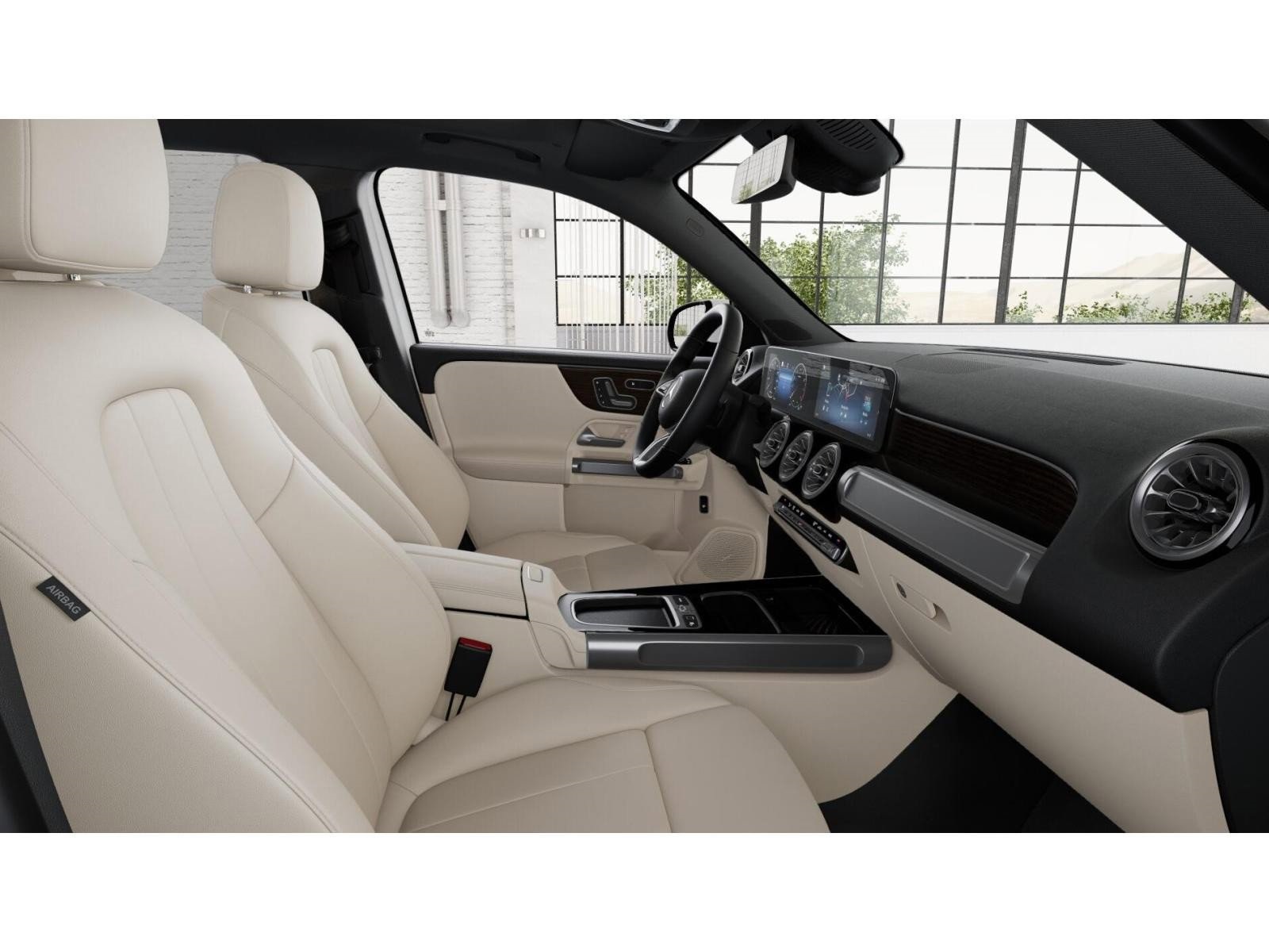 2025 Mercedes Benz GLB 250 4MATIC photo 4