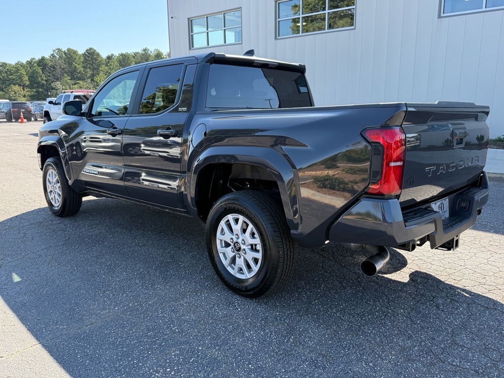 2025 Toyota Tacoma SR5 photo 5