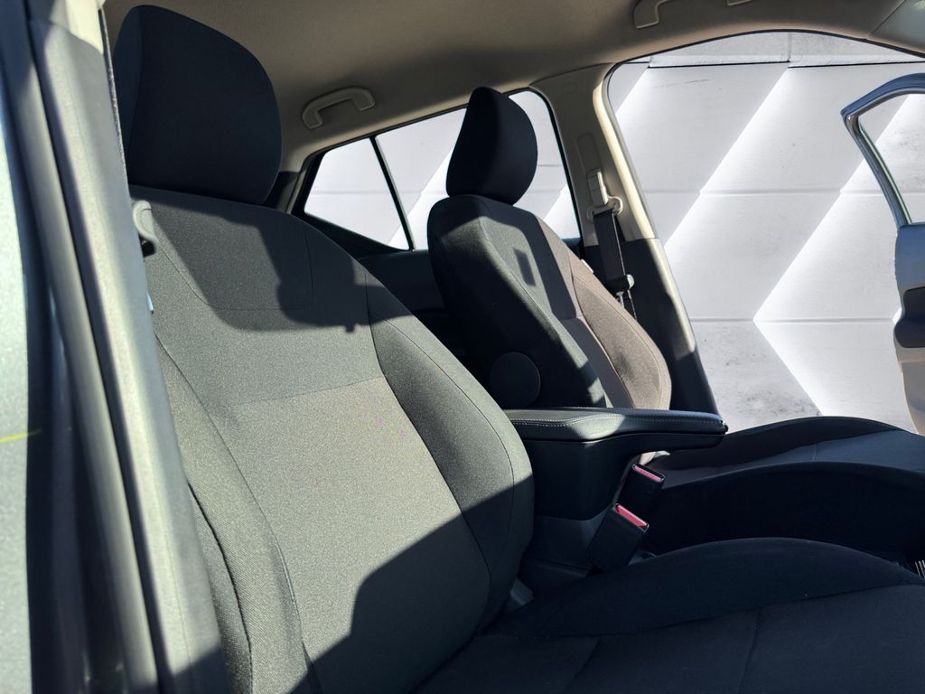 2025 Nissan Kicks Play S photo 14