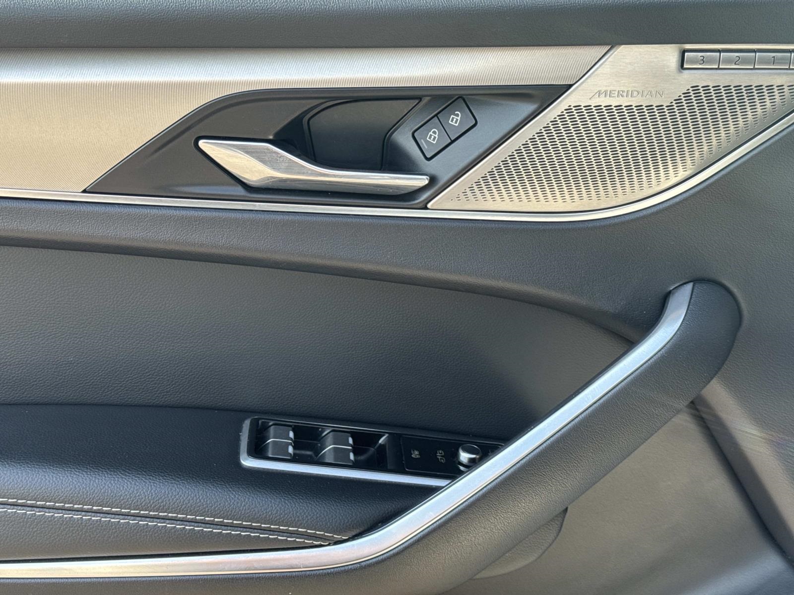 2024 Jaguar F-PACE P250 R-Dynamic S photo 16