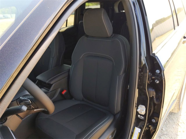2025 Jeep Grand Cherokee Laredo Altitude photo 14