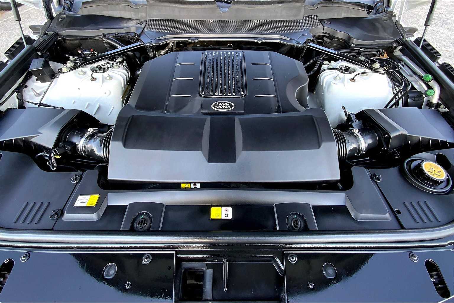 2019 Land Rover Range Rover HSE photo 27