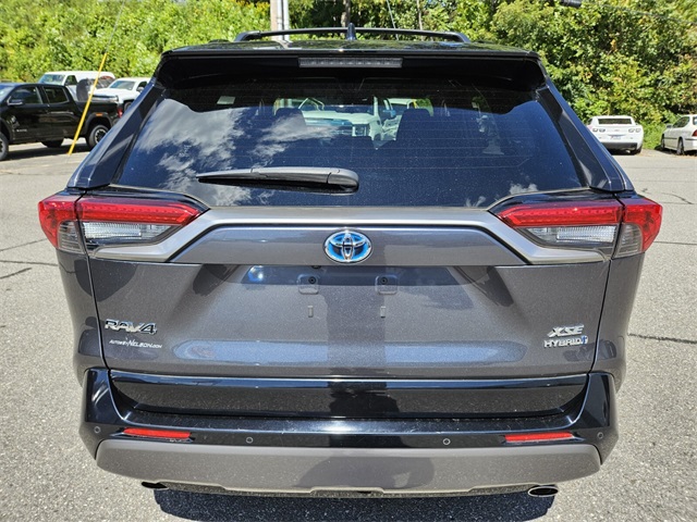 2020 Toyota RAV4 Hybrid XSE photo 6
