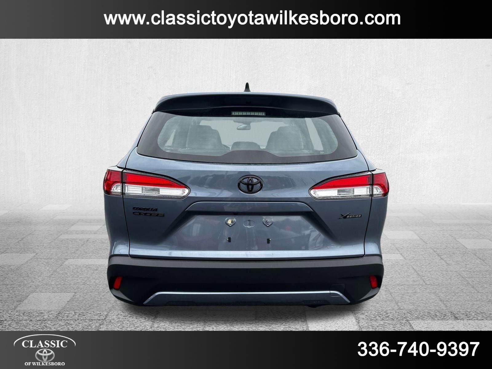 2025 Toyota Corolla Cross L photo 6