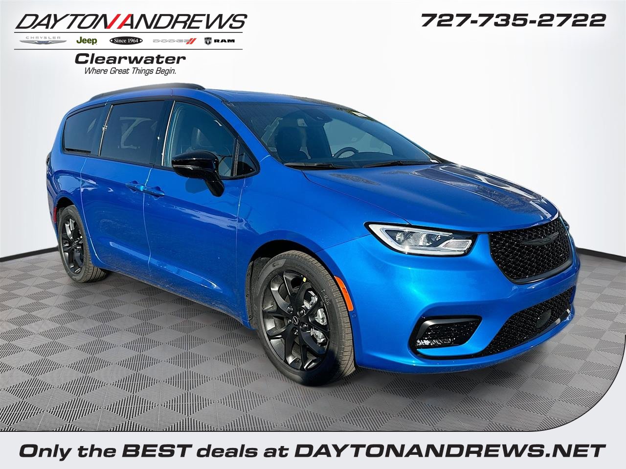 2026 Chrysler Pacifica Limited's photo