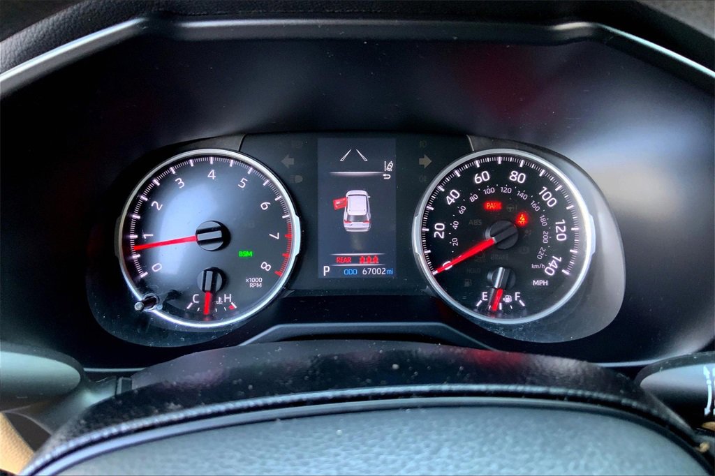 2021 Toyota RAV4 XLE photo 19