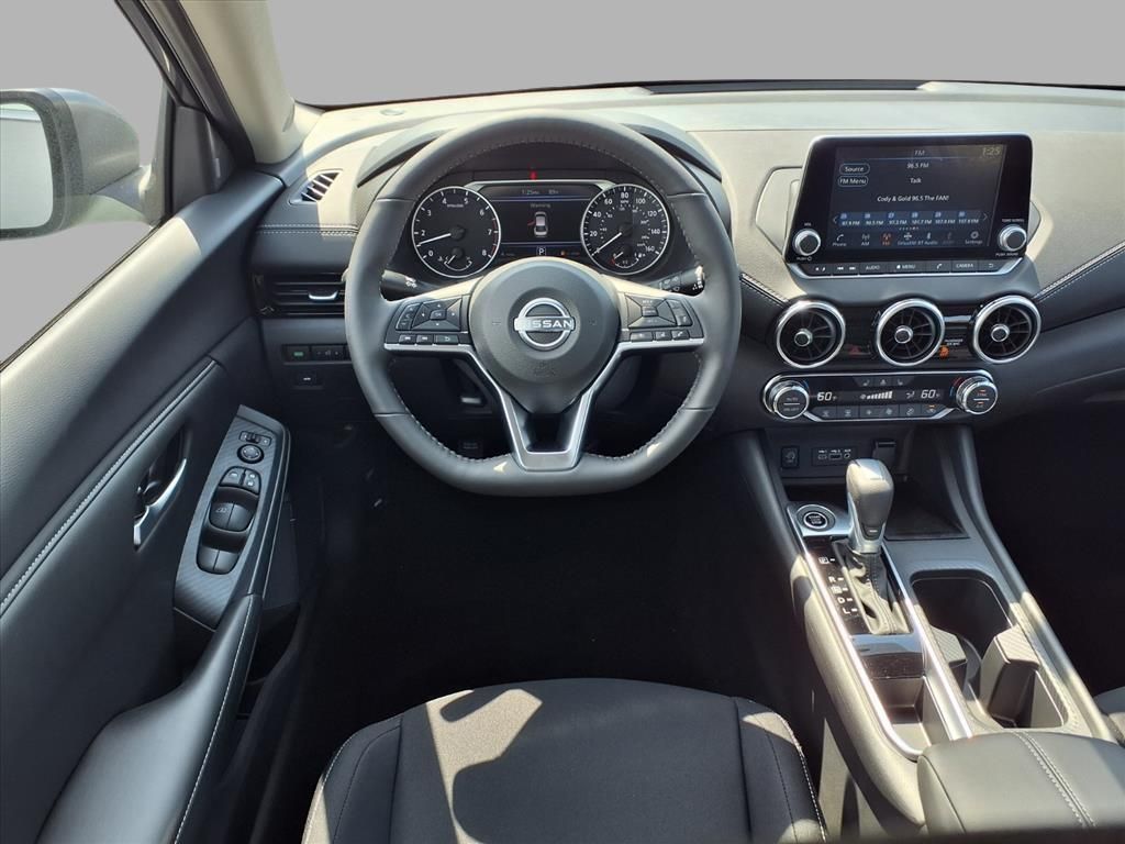 2025 Nissan Sentra SV photo 4