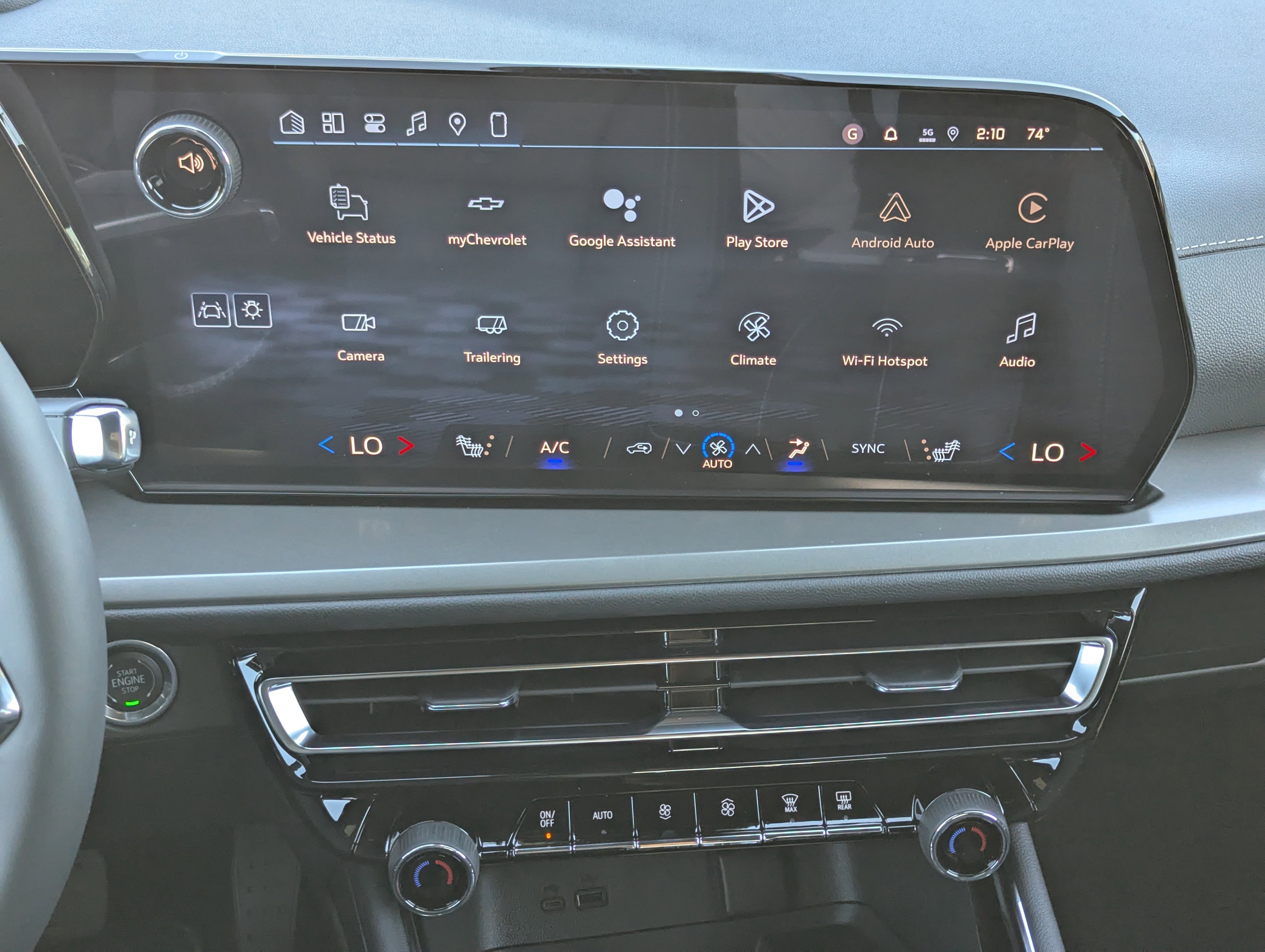 2026 Chevrolet Traverse photo 2