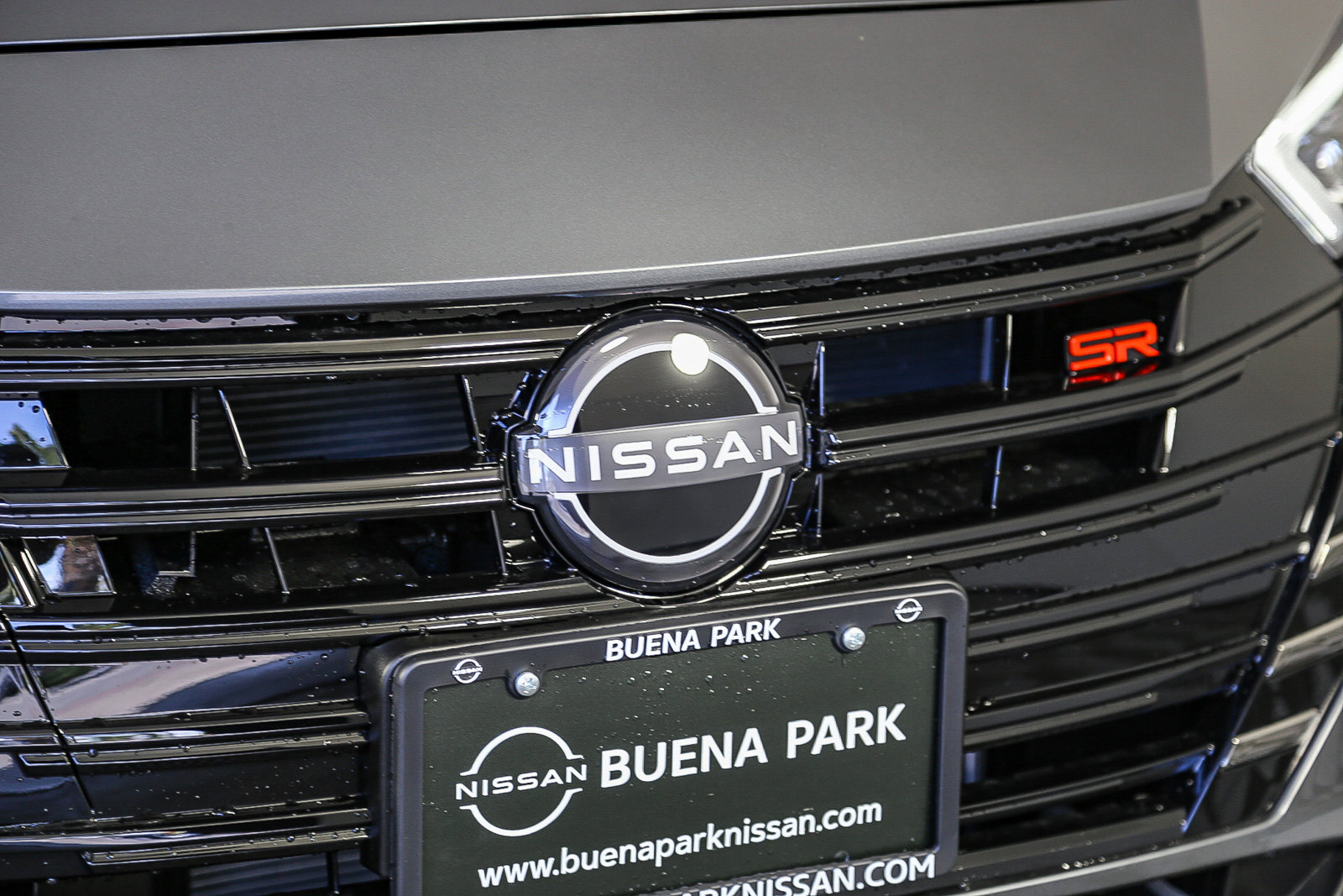 2025 Nissan Versa SR photo 3