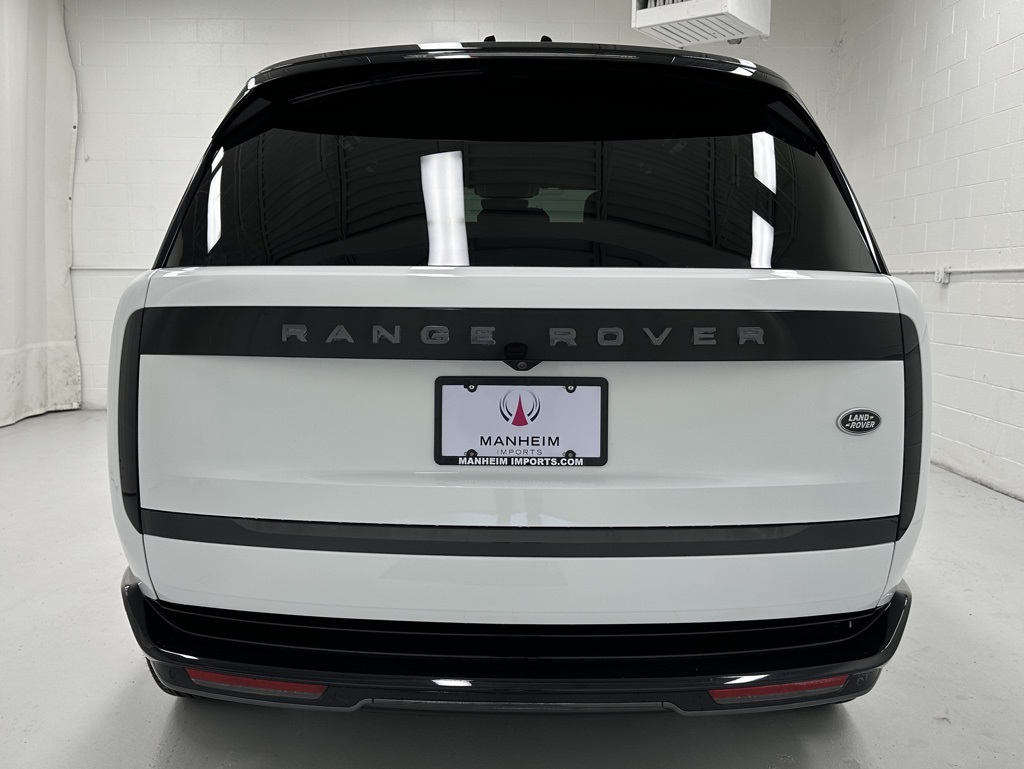 2023 Land Rover Range Rover SE photo 6