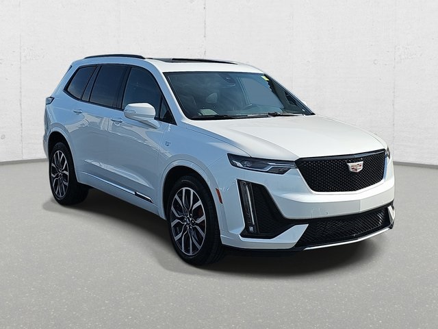 2025 Cadillac XT6 Sport photo 3
