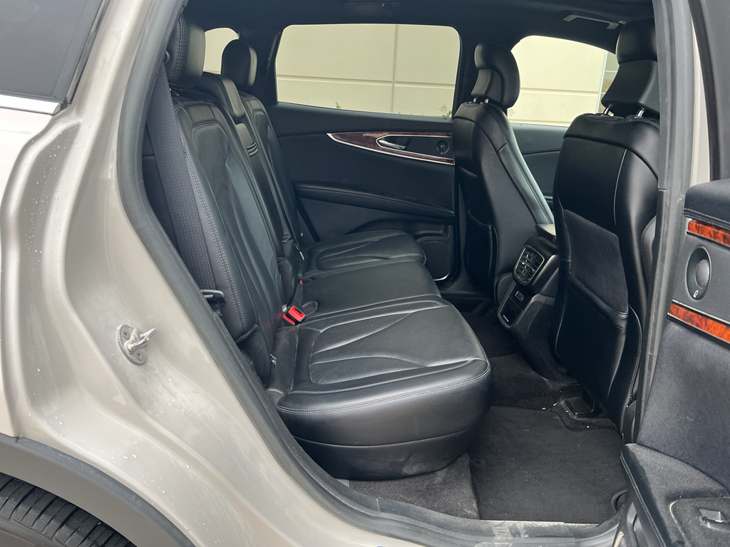 2019 Lincoln Nautilus Reserve photo 22