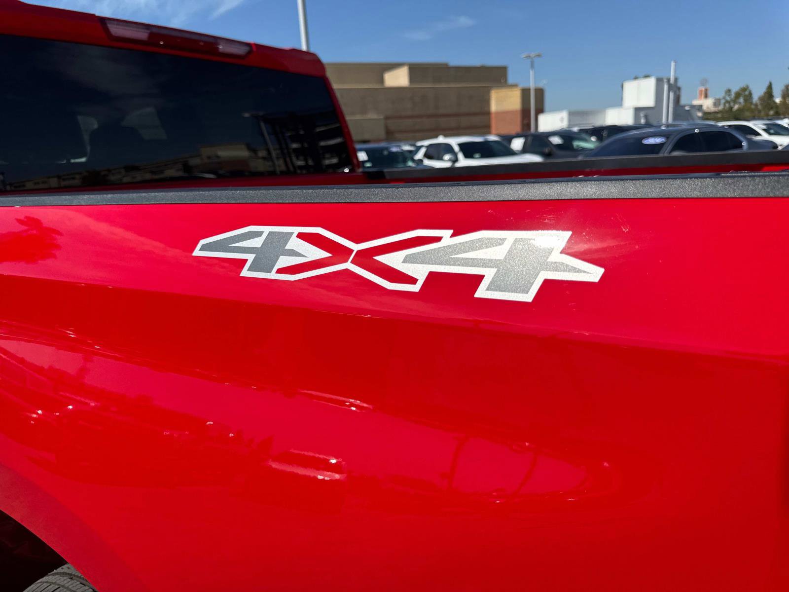 2025 Chevrolet Silverado 1500 LT photo 9