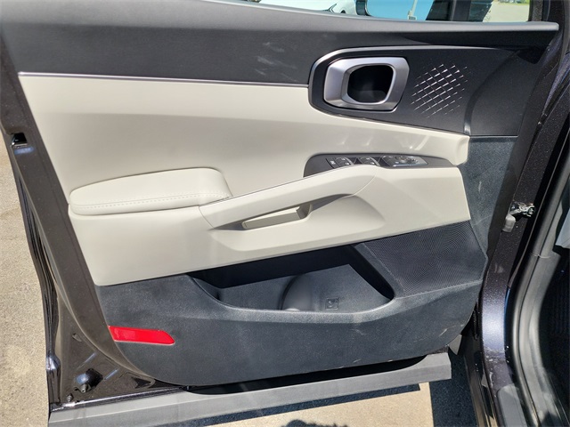 2025 Kia Sorento S photo 8