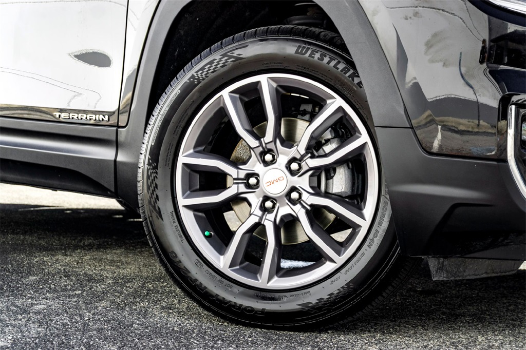 2024 Gmc Terrain SLT photo 2