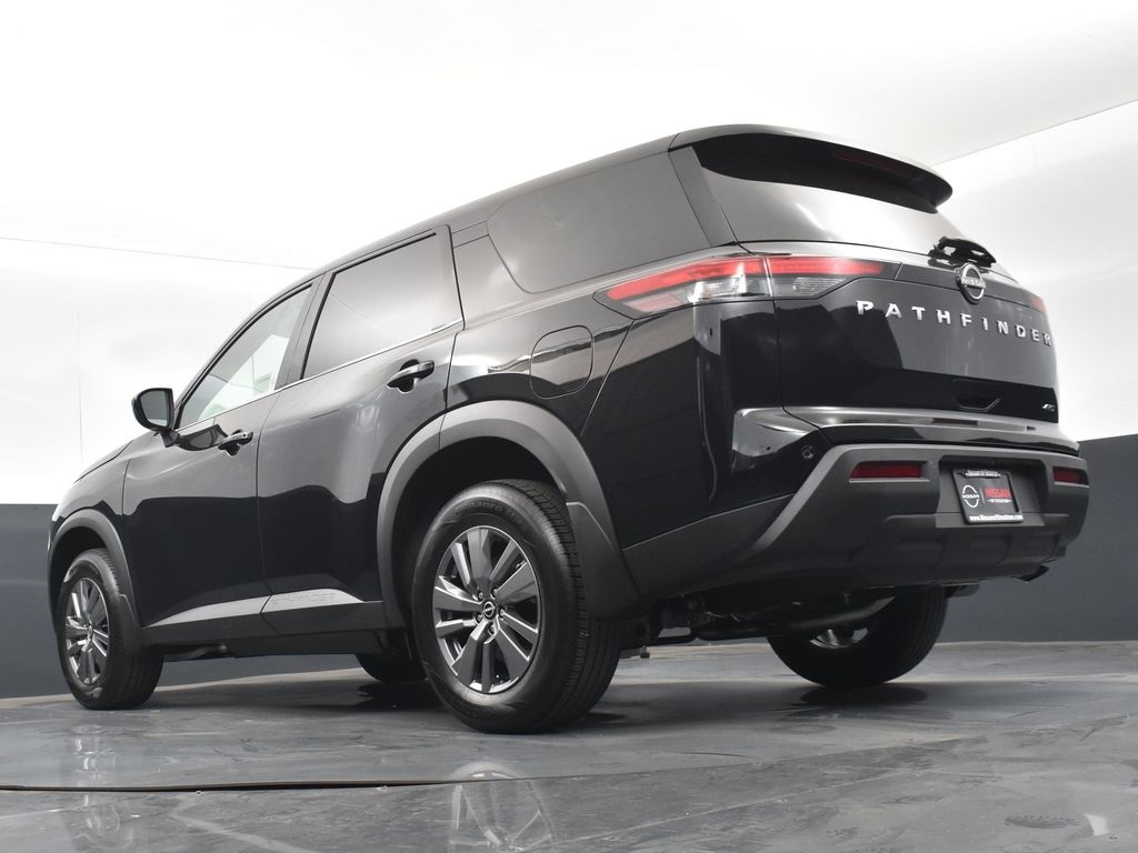 2025 Nissan Pathfinder S photo 38