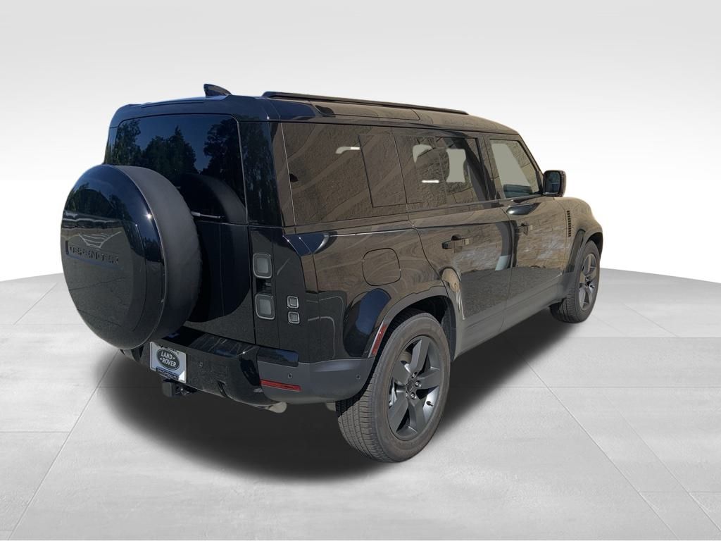 2026 Land Rover Defender 110 S photo 6