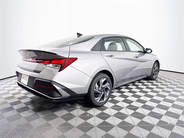 2025 Hyundai Elantra SEL Sport photo 6