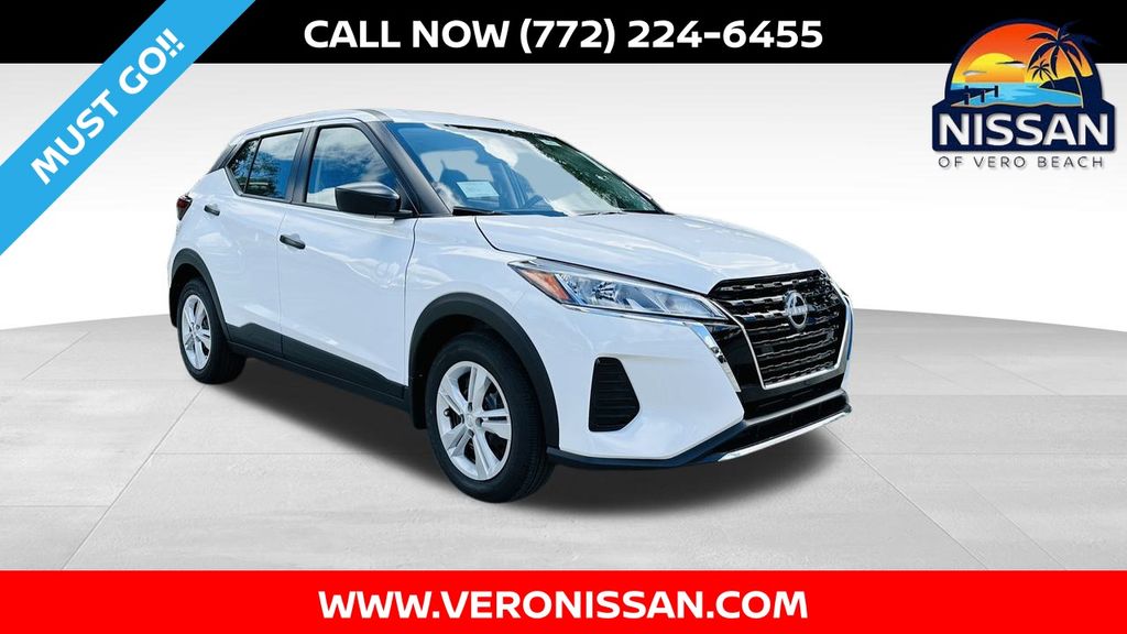 2025 Nissan KICKS PLAY Base's photo