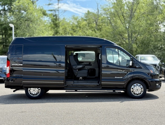2025 Ford Transit Cargo Van photo 4