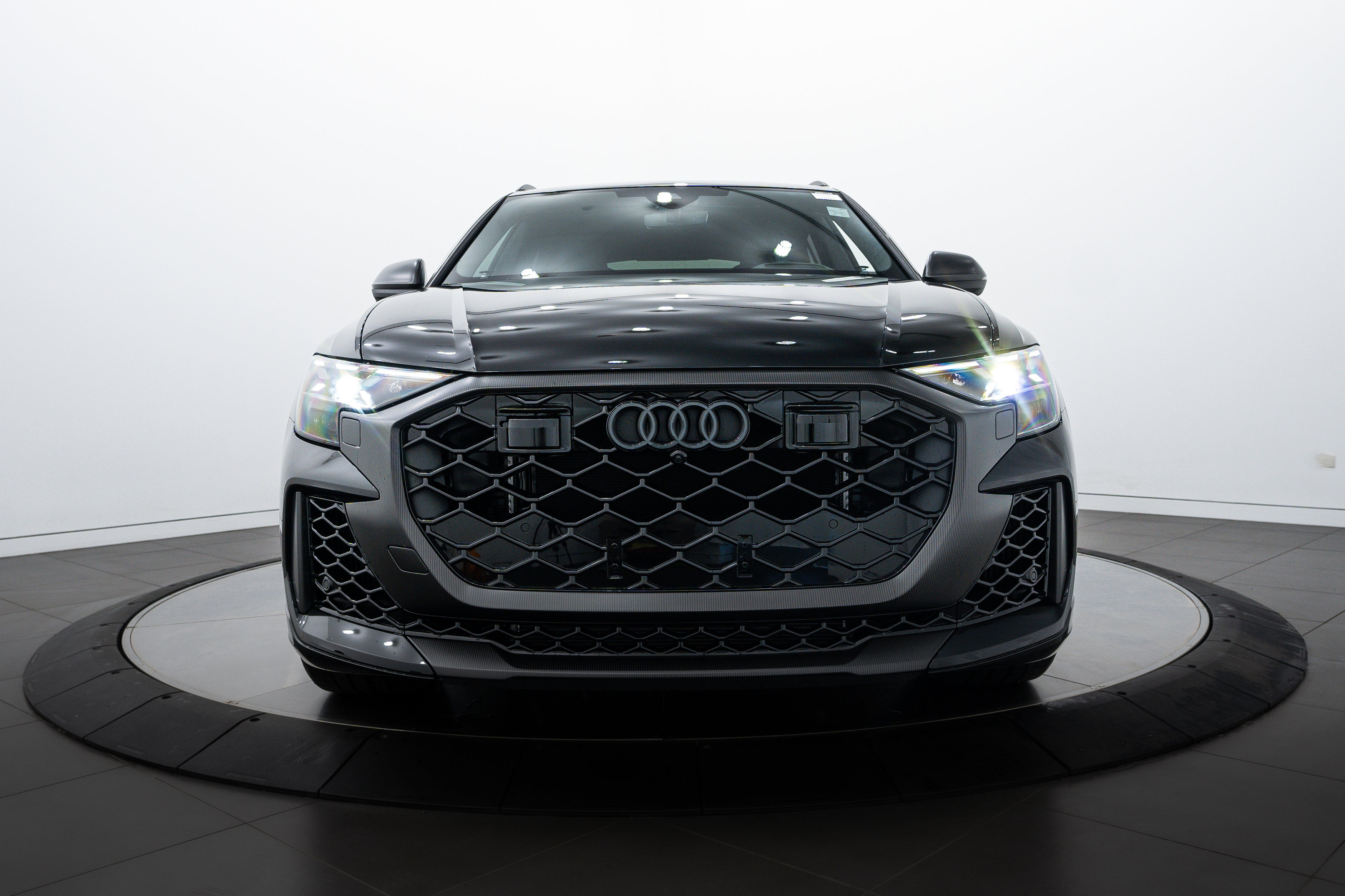 2025 Audi RS Q8 photo 22