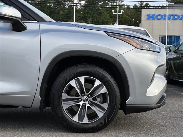 2023 Toyota Highlander XLE photo 3