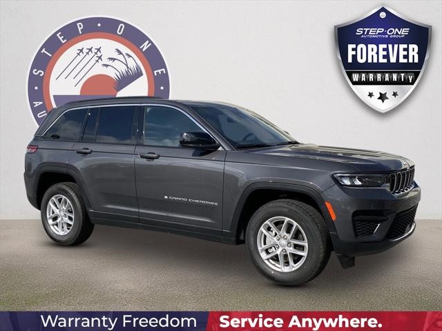 2025 Jeep Grand Cherokee Laredo's photo