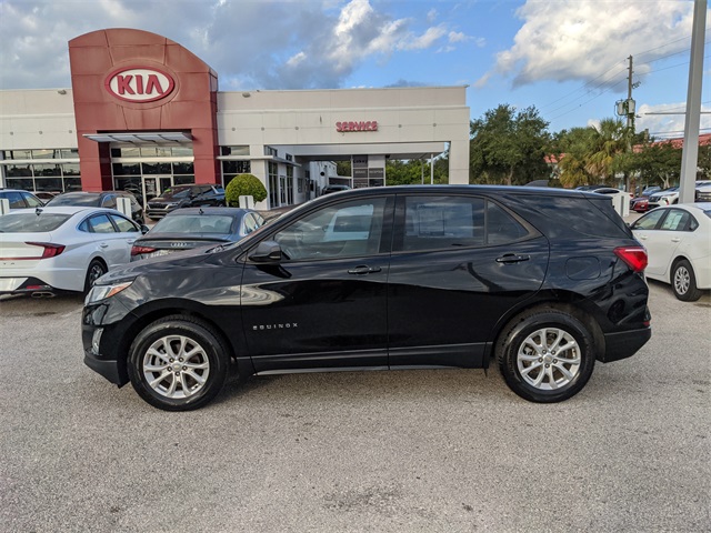2018 Chevrolet Equinox LS photo 3