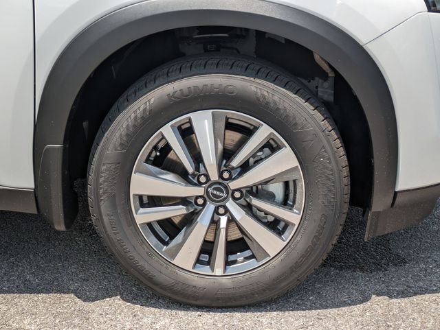 2025 Nissan Pathfinder SL photo 10