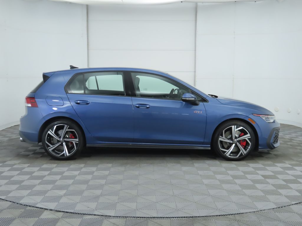 2025 Volkswagen Golf GTI SE photo 4