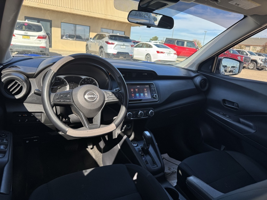 2023 Nissan Kicks S photo 3