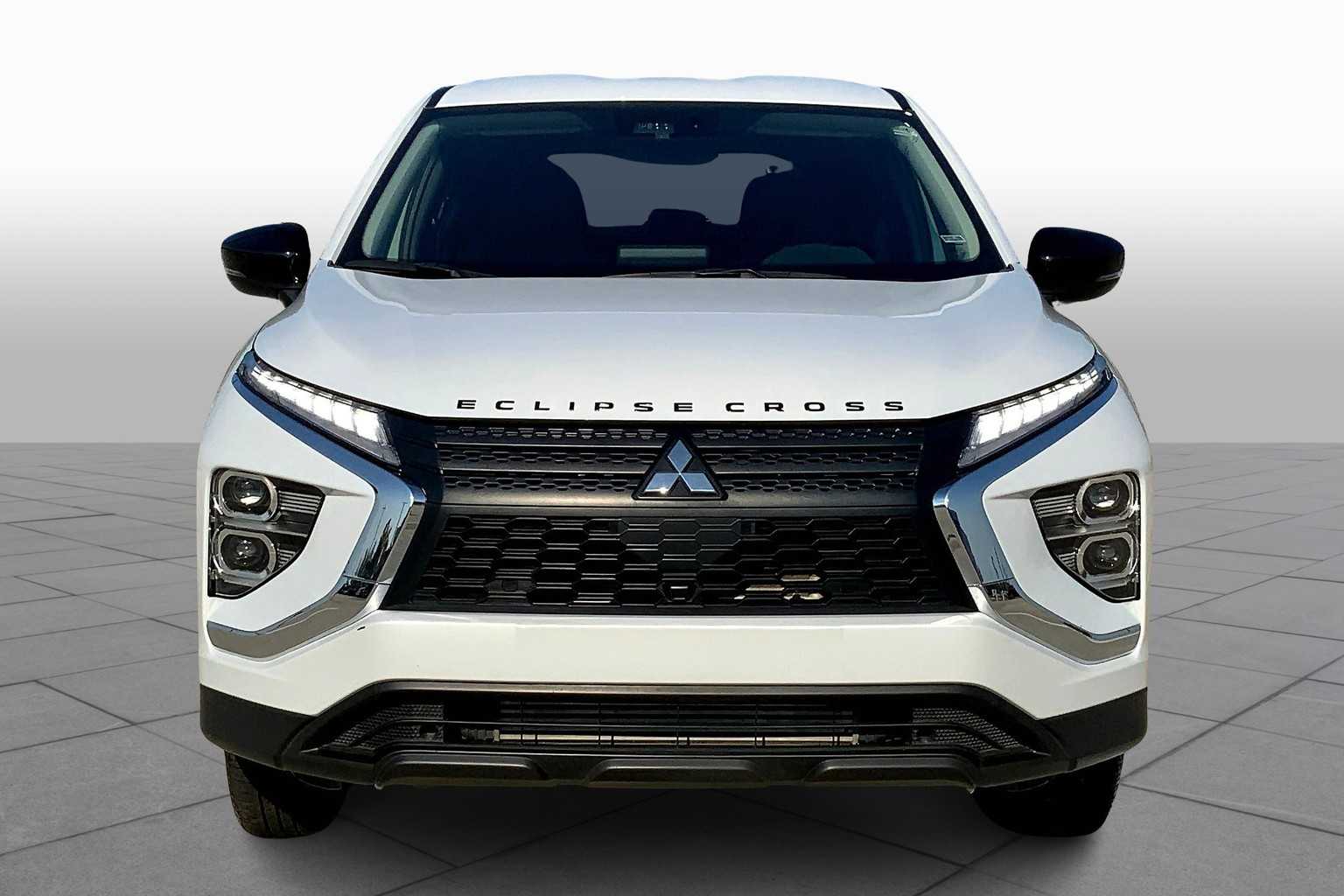 2024 Mitsubishi Eclipse Cross LE photo 3