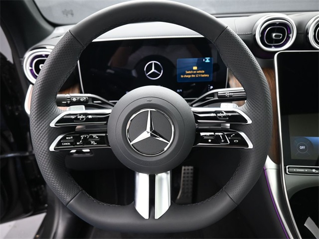 2025 Mercedes Benz GLC 300 photo 2