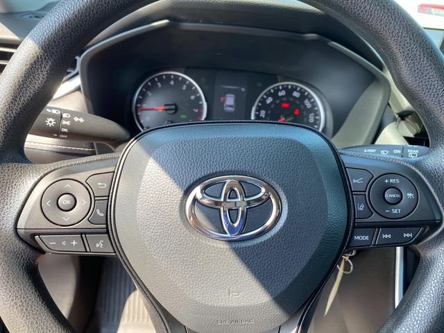 2022 Toyota RAV4 LE photo 15
