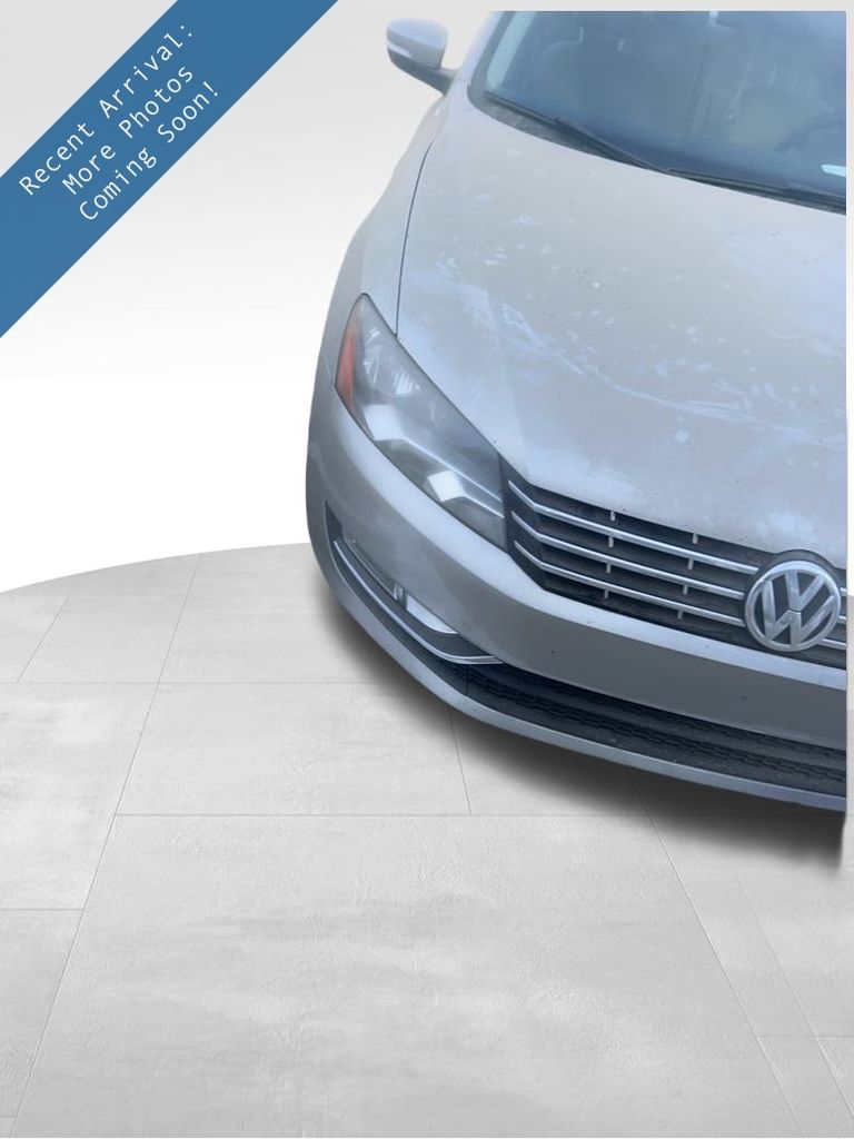 2013 Volkswagen Passat SEL's photo