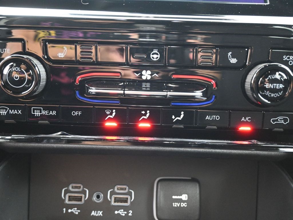 2025 Jeep Grand Cherokee Laredo X photo 2