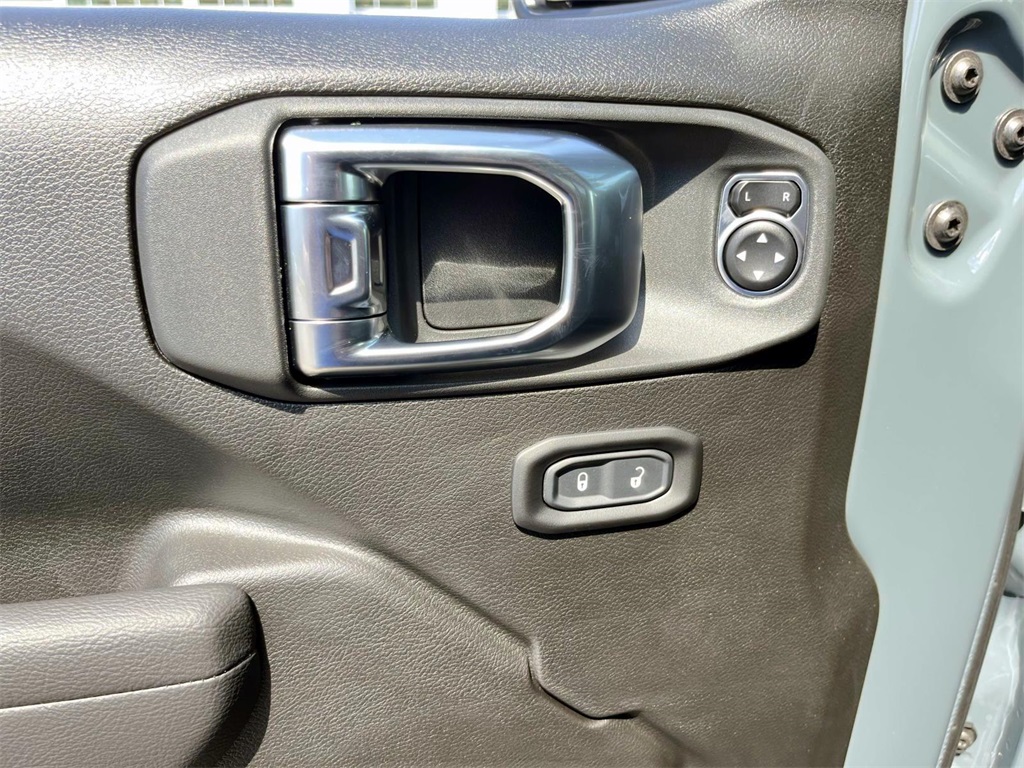 2025 Jeep Wrangler Sport S photo 11