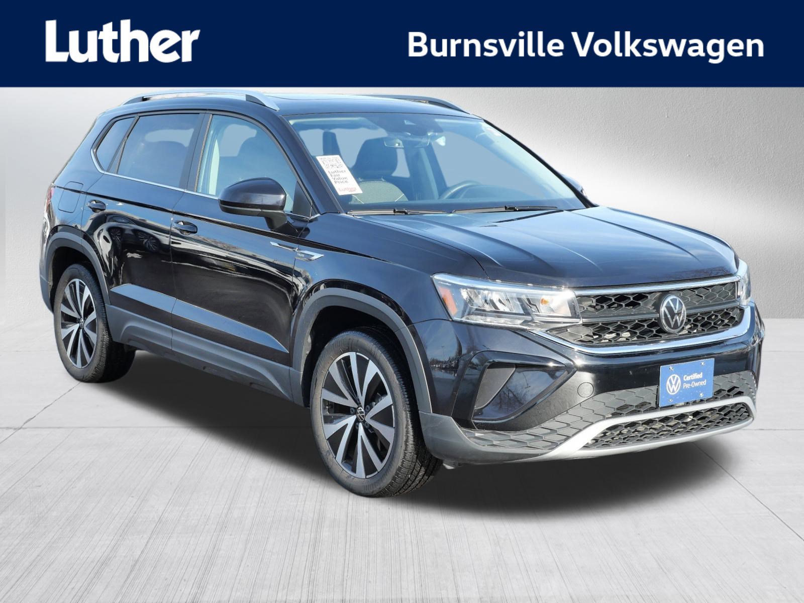 2023 Volkswagen Taos SE's photo