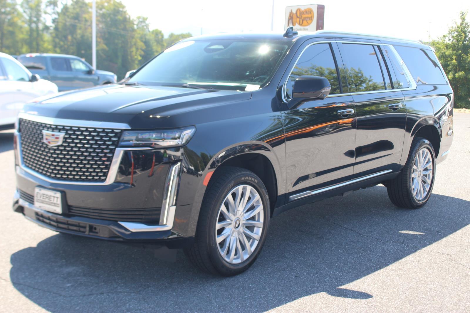 2022 Cadillac Escalade ESV Luxury photo 3