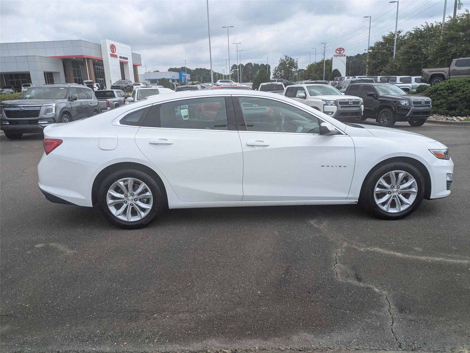 2024 Chevrolet Malibu 1LT photo 4