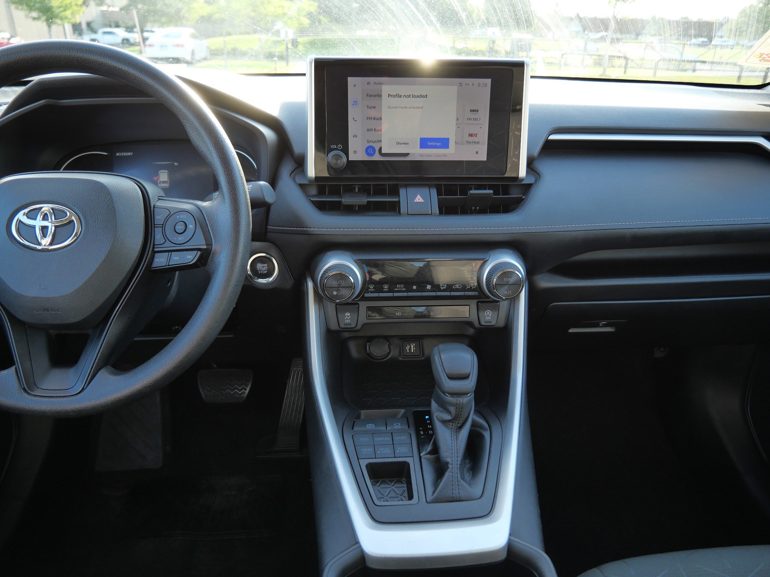 2023 Toyota RAV4 XLE photo 10