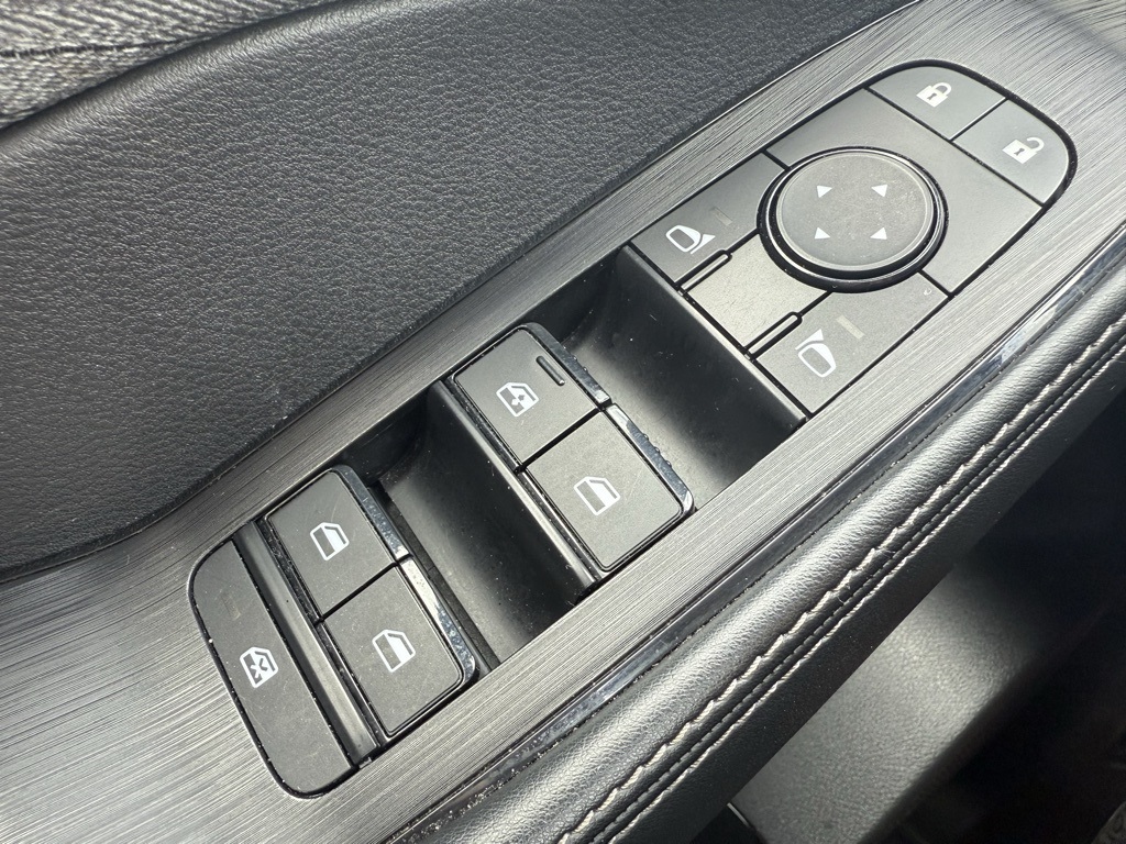 2023 Nissan Rogue SV photo 21