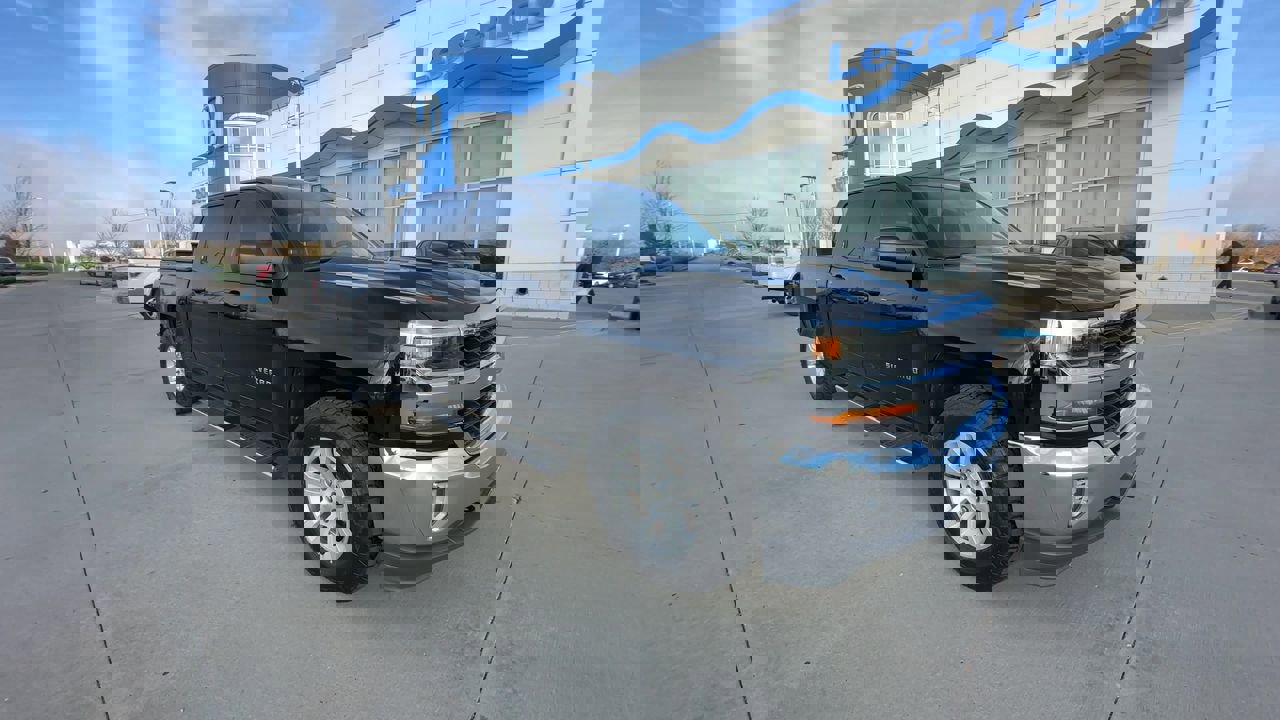 Used 2018 Chevrolet Silverado 1500 LT with VIN 3GCUKREC6JG501507 for sale in Kansas City