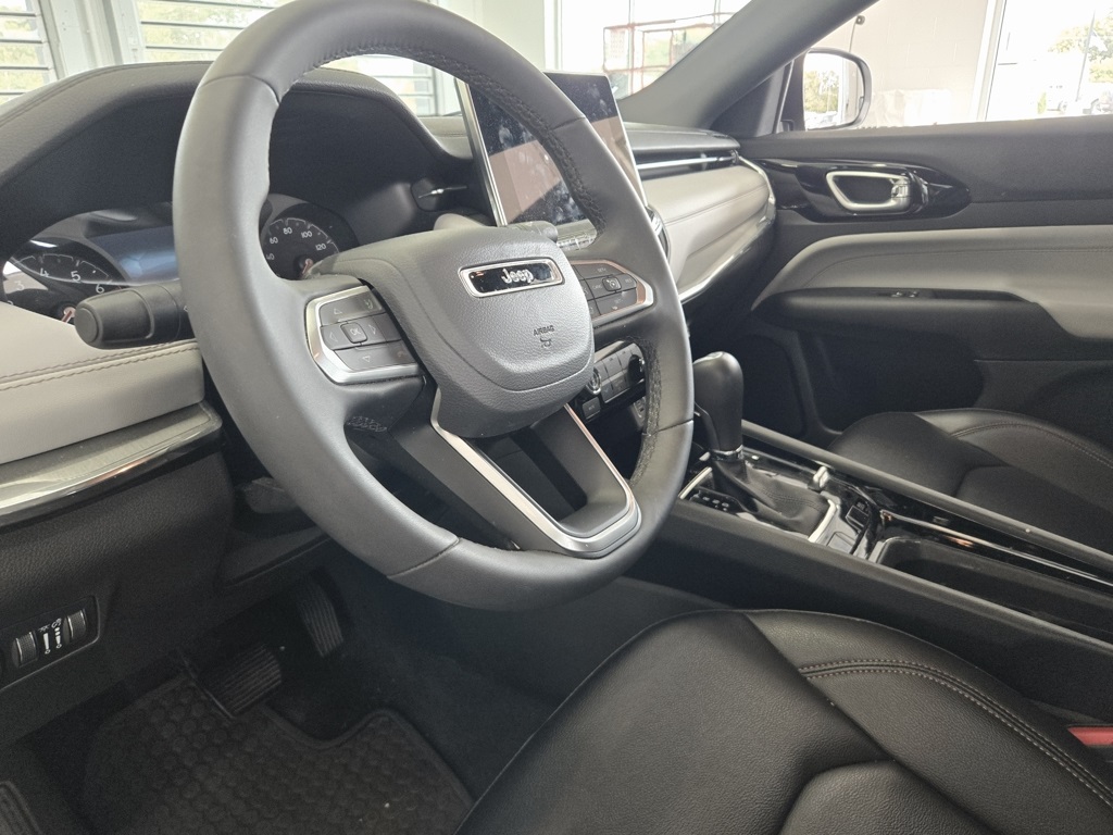 2024 Jeep Compass Limited photo 23